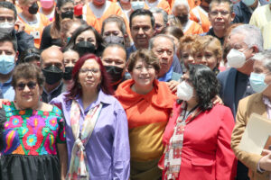 Presenta Delfina Gómez a titular entrante, Leticia Ramírez, a trabajadores de la SEP