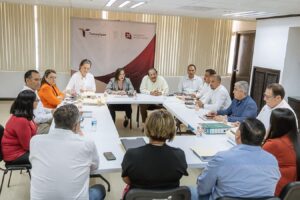 Arnulfo Rodríguez inicia reunión de trabajo con Secretaria de la SET