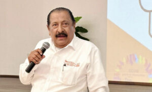 El Profesor Arnulfo Rodríguez  en Reunión Estatal de Salud