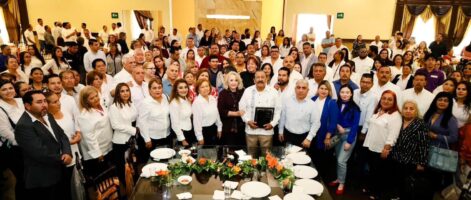 "Homenaje al Líder Educativo: Reconociendo la Trayectoria del Profr. Arnulfo Rodríguez Treviño"