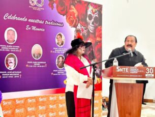 "El Día de Muertos: Un Homenaje de la Sección 30 del SNTE a Maestros Inolvidables"