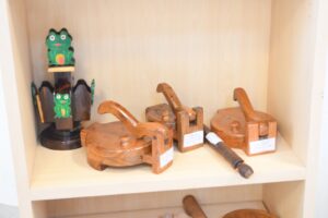 *Realiza SSPT exposición itinerante de artesanías hechas en CEDES*