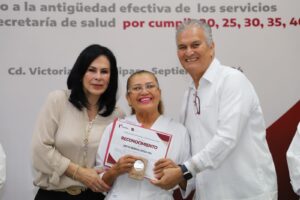 *Entregan Premio Estatal de Antigüedad a 220 trabajadores de la salud*