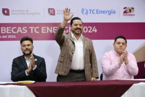 *Entrega José Ramón Silva becas TC Energía 2024*