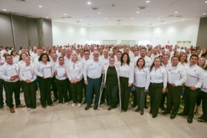 *Reciben docentes del COBAT nombramientos de homologación y renivelación*