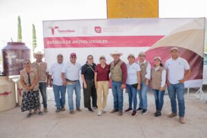 *Cumple gobernador con pobladores del ejido Francisco Villa de Tula*