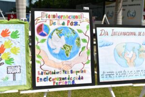 *Expresan PPLs su visión de paz con lápiz y acuarela*