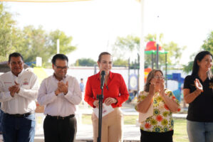 CARMEN LILIA CANTUROSAS ENTREGA NUEVAS OBRAS QUE MEJORAN EL ENTORNO SOCIAL Y LA MOVILIDAD AL SUR DE NUEVO LAREDO