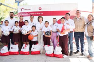 *Lleva SEBIEN apoyos sociales a Méndez*