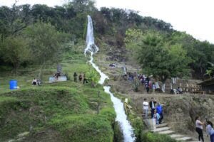 *Antes de su inauguración, se incrementan visitas a la Virgen monumental de El Chorrito*