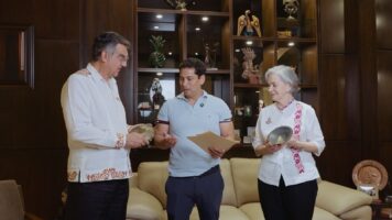 *Reciben Américo y María piezas bendecidas por el Vaticano para la Virgen monumental de El Chorrito*