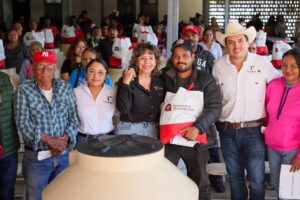 *Lleva SEBIEN apoyos sociales a Ocampo*