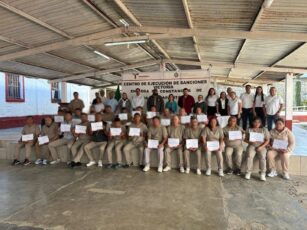 *Impulsa ITACE la reinserción social mediante capacitación a personas en los CEDES*