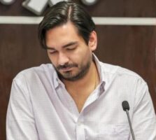 “DESAMPARADO EL ALCALDE CARLOS PEÑA”