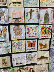 *Artesanas y artesanos de todo México, logran récord Guinness de bordado: Sectur*