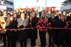 INAUGURAN ALCALDESA CARMEN LILIA CANTUROSAS Y RECTOR DE LA UAT OBRAS DE INFRAESTRUCTURA EDUCATIVA EN LA PREPA UAT NUEVO LAREDO