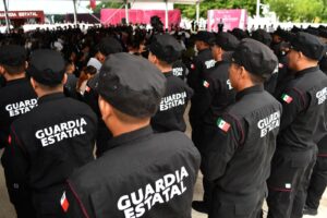 *Operativos de la Guardia Estatal contribuyen a la reducción de delitos*  -En 2025 se redujeron delitos como el homicidio doloso, secuestro y robo  Enero 21 de 2026  Ciudad Victoria, Tamaulipas.- Atendiendo la instrucción del gobernador Américo Villarreal Anaya, la Secretaría de Seguridad Pública de Tamaulipas (SSPT) aumentó la presencia de la Guardia Estatal en las 11 delegaciones regionales y 43 coordinaciones municipales en el último año mediante diversos operativos, lo cual se tradujo en una disminución de delitos como homicidio doloso, secuestro y robo.  En este sentido, el titular de la SSPT, Carlos Arturo Pancardo Escudero, destacó que, del 2024 al 2025, acciones permanentes como el Operativo Moto Segura aumentaron al pasar de ocho mil 230 a más de 31 mil acciones; la tendencia a la alza se reflejó en otros operativos como Escuela Segura, con más de 60 mil; Colonia Segura, con más de 37 mil; Carreteras Seguras, con más de 52 mil; Ejido Seguro y Ruta Segura, con más de mil servicios de diferencia entre los dos últimos años.  Asimismo, las acciones interinstitucionales desempeñadas por la Guardia Estatal en los puentes internacionales aumentaron de 193 registradas en 2024 a cuatro mil 130 en 2025, fortaleciendo la seguridad binacional.  Lo anterior se tradujo en una disminución del 41 % en el delito de homicidio doloso; del 56 % en secuestro; mientras que, en los robos a casa habitación, negocio, transeúnte y vehículo, la reducción fue del 13 %, 26 %, 12 % y 25 %, respectivamente, durante el mismo periodo, de acuerdo con datos presentados por el Secretariado Ejecutivo del Sistema Nacional de Seguridad Pública.  Con el aumento en el equipamiento de la Guardia Estatal por parte del Gobierno del Estado, la SSPT reafirma su compromiso con la ciudadanía de seguir trabajando con base en la Estrategia Nacional de Seguridad Pública para superar los resultados obtenidos y continuar avanzando en esta materia.              *    *   *