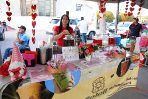 Éxito rotundo en el Bazar de San Valentín: familias llenan el corazón del comercio local
