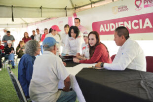 ALCALDESA CARMEN LILIA LLEVA GOBIERNO A LAS CALLES Y ESCUCHA DE FRENTE A LAS FAMILIAS DE LOMAS DEL RÍO
