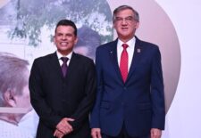 GOBERNADOR Y GATTAS......